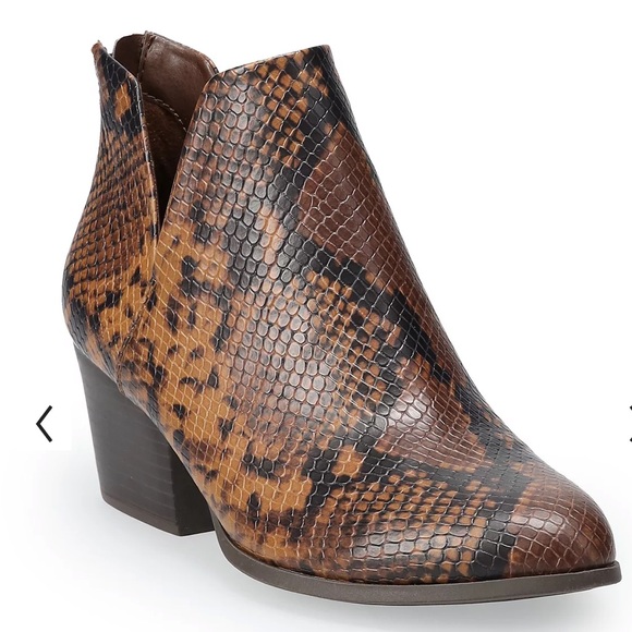 Women's Snakeskin Barb Ankle Boots NEW - Picture 1 of 8